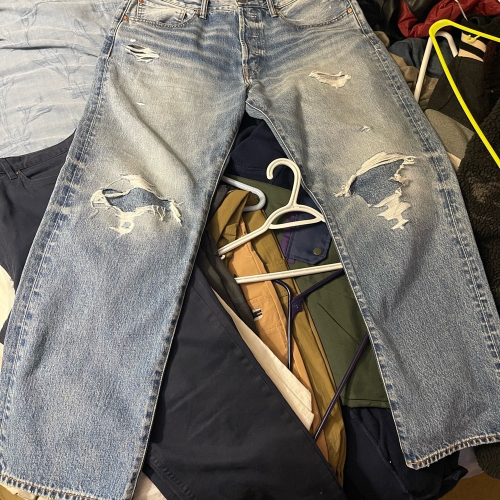 American Eagle Outfitters Light Blue Distressed Straight baggy Jeans